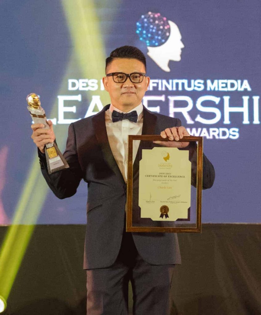 Image of Charlie Lim receiving award