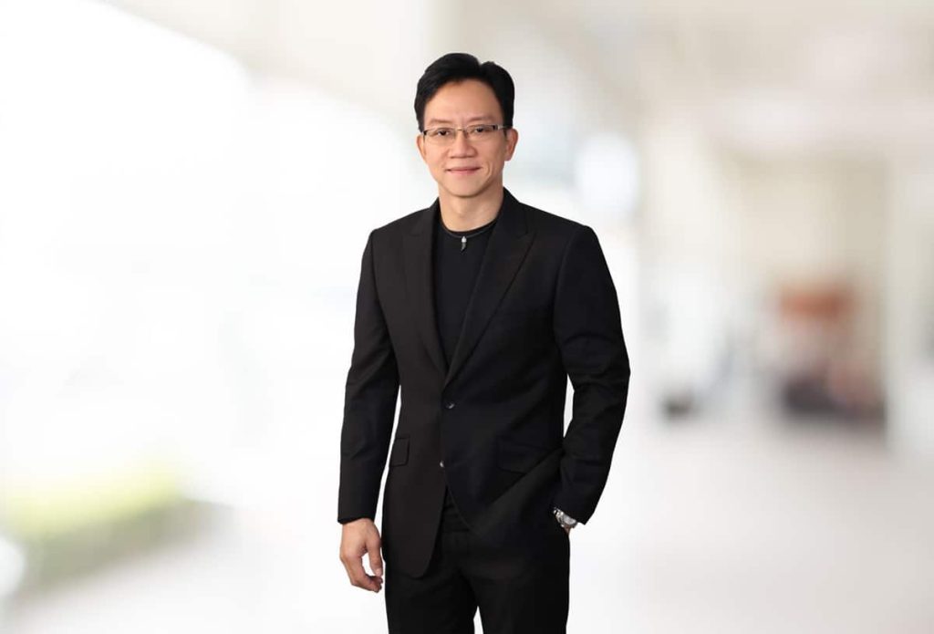 Portrait Image of Ian Ong