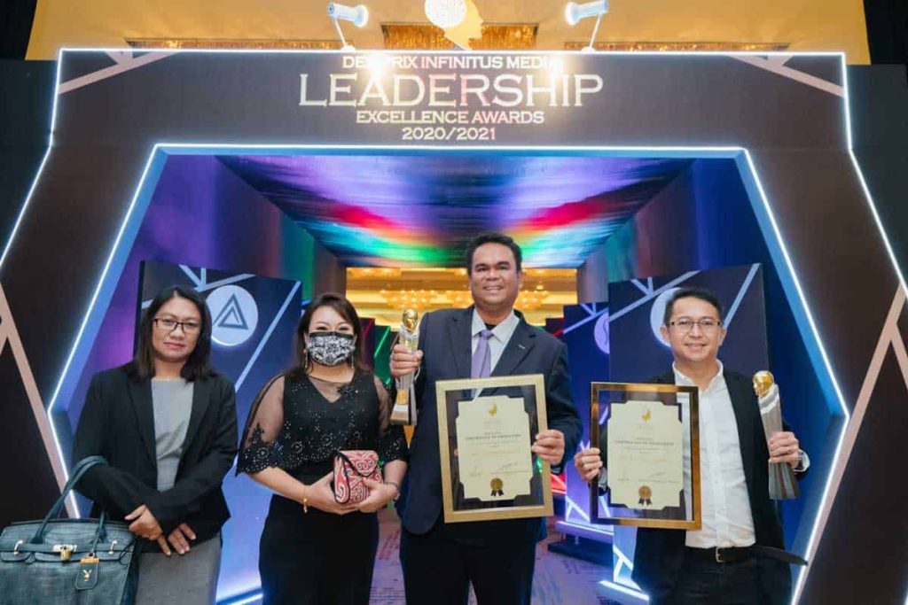 Image of Dato' Ir. Janang Anak Bungsu received award
