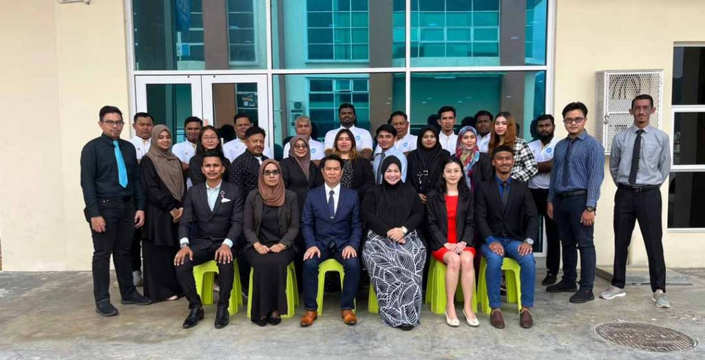 AEO Freight's Group Photo