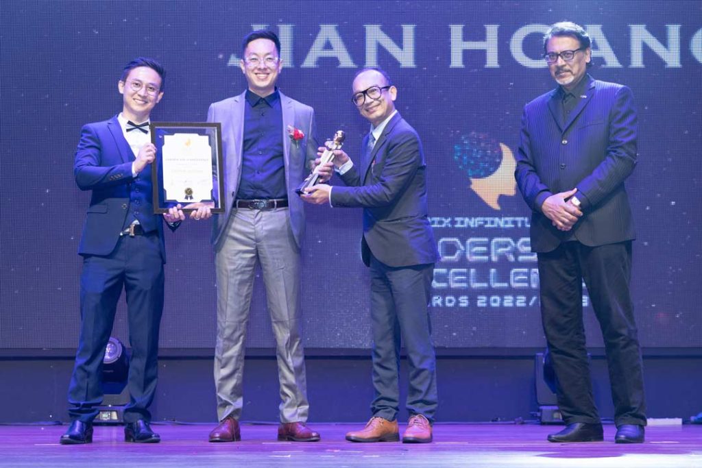 Larry Lee Jian Hoang Photo 2